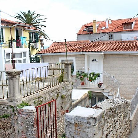 Apartment Duje Split Bagian luar foto