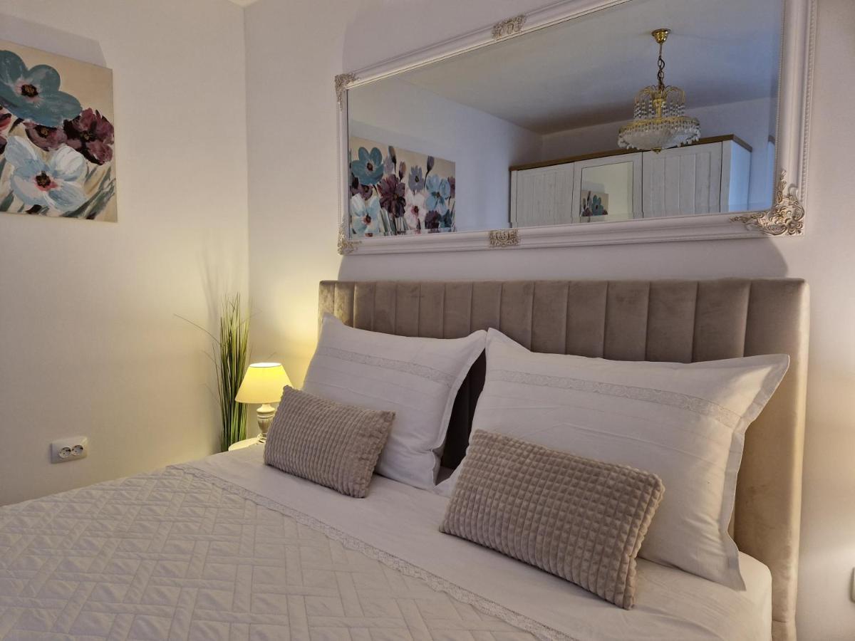 Apartment Duje Split Bagian luar foto