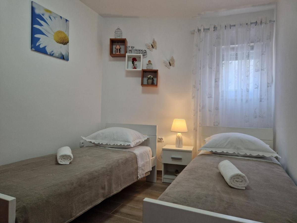 Apartment Duje Split Bagian luar foto