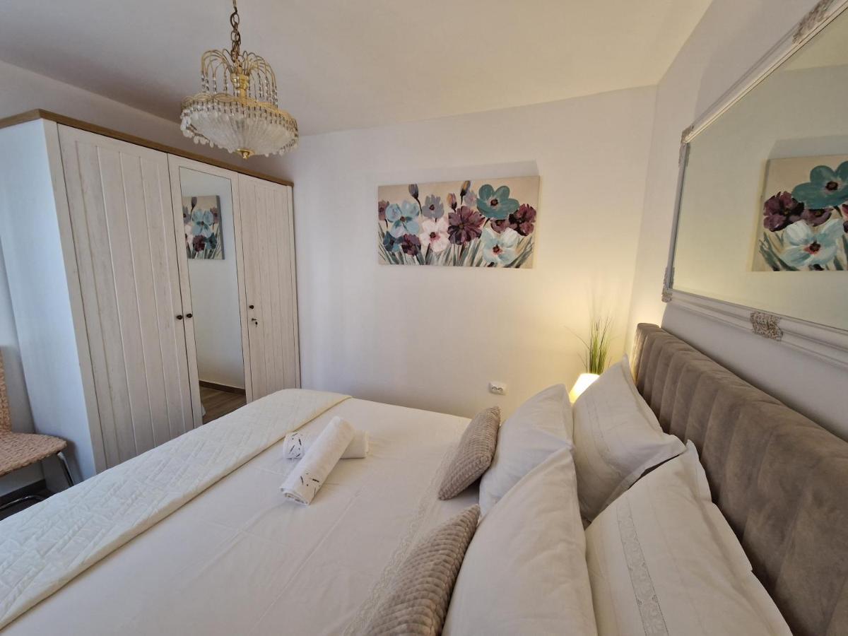 Apartment Duje Split Bagian luar foto